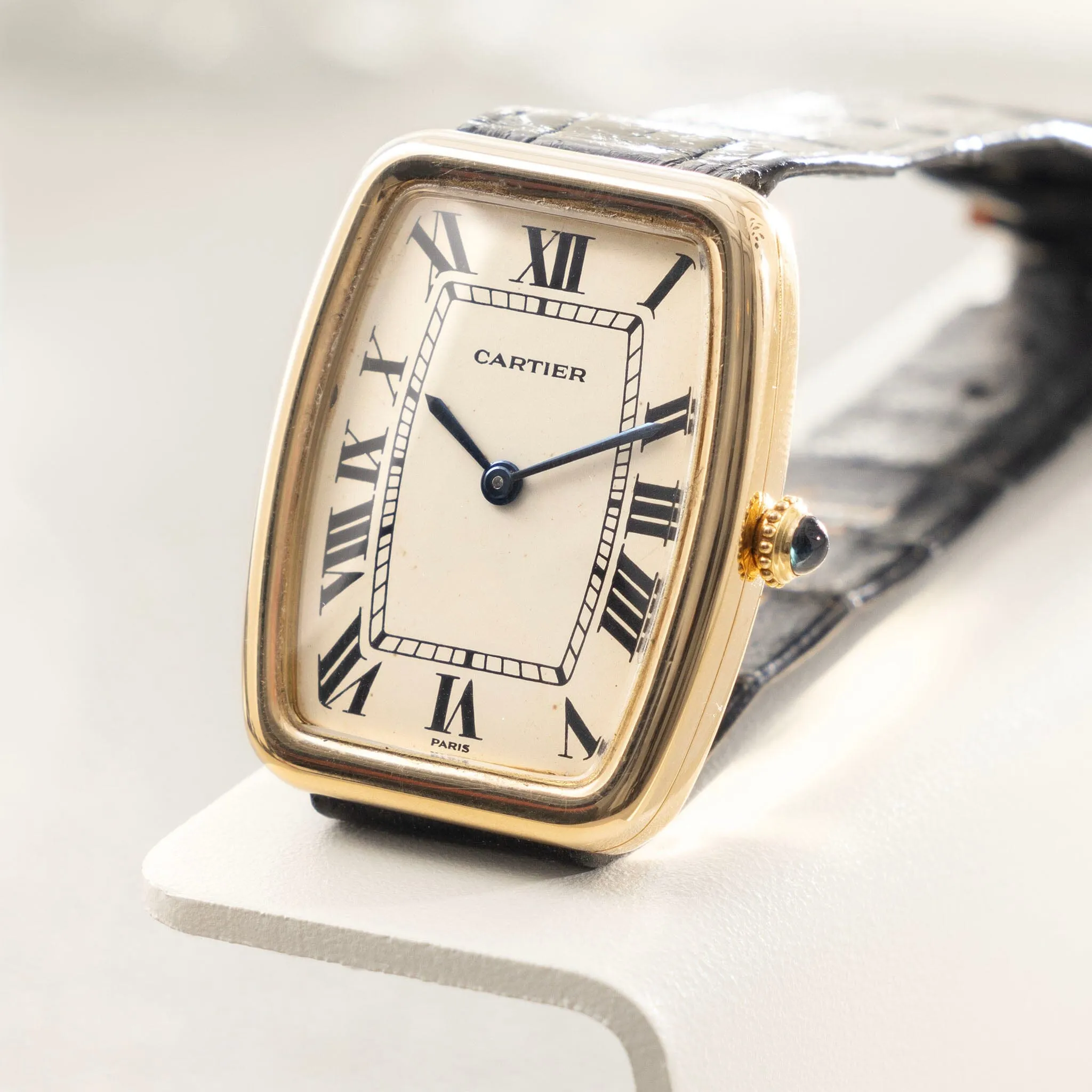 Cartier Tonneau Fabergé 7810 18k Yellow Gold