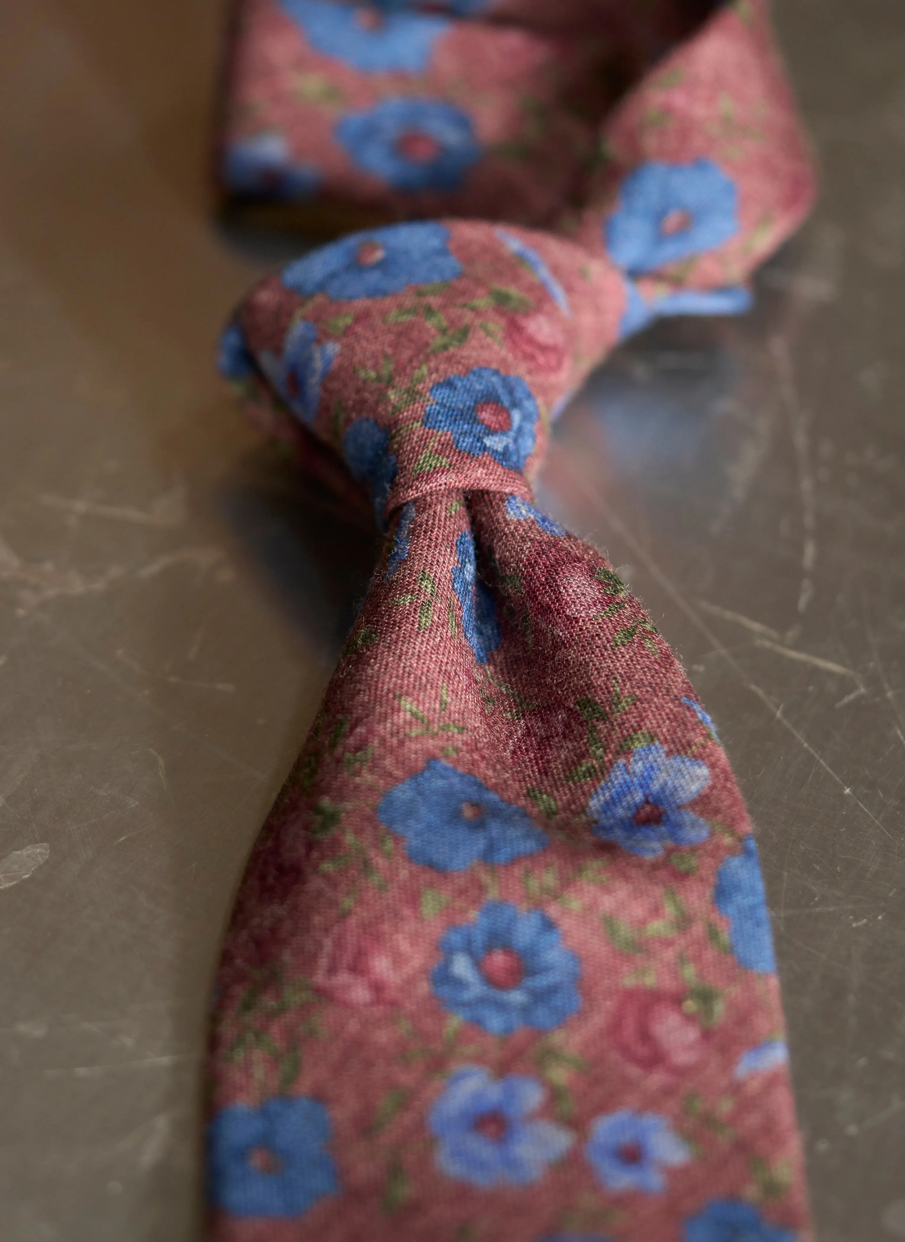 Men's Italian Wool Tie in Printed Wine Flower