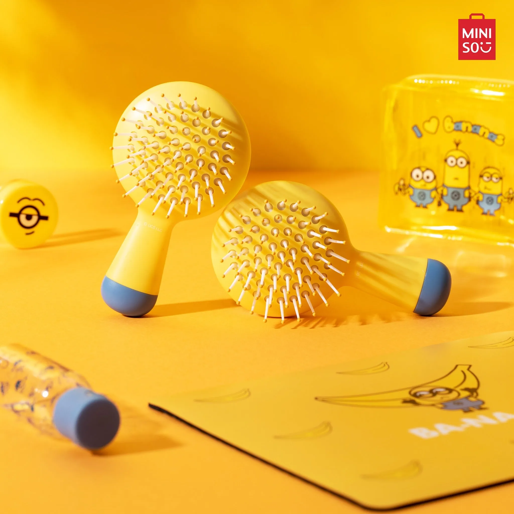 MINISO Minions Collection Portable Paddle Brush