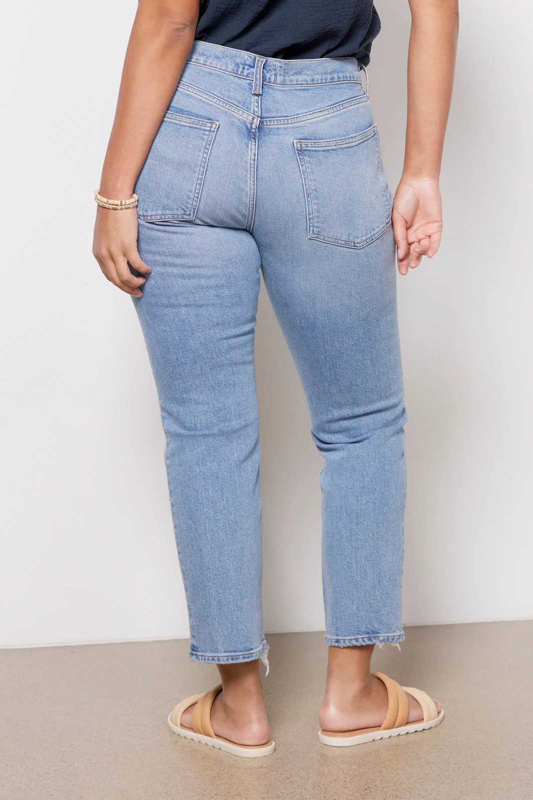 Willow Mid Rise Slim Crop